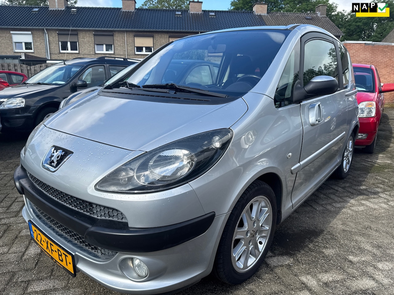 Peugeot 1007 - 1.4-16V Sesam Sporty 1.4-16V Sesam Sporty - AutoWereld.nl