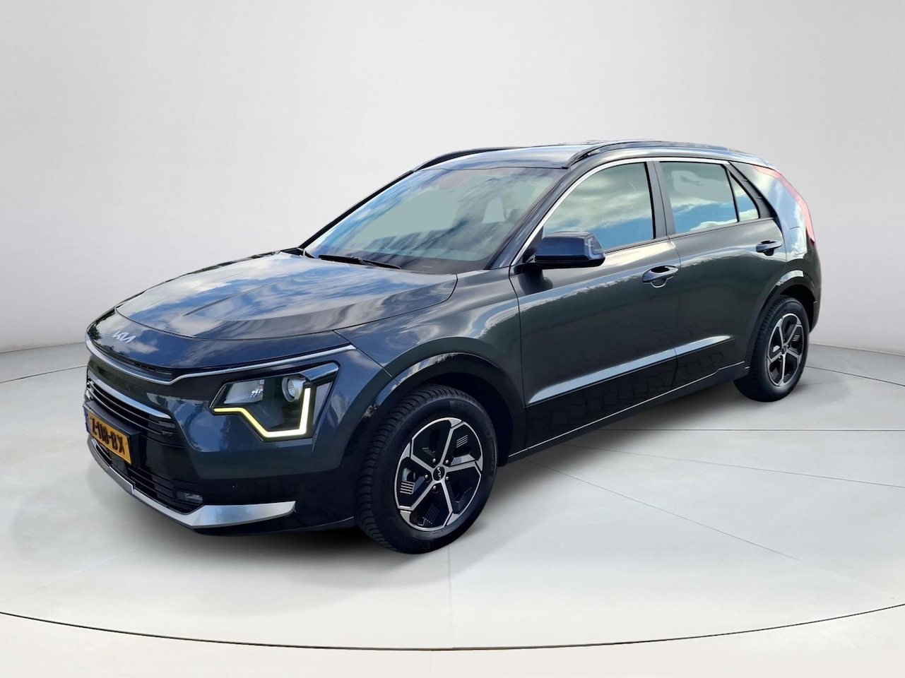 Kia Niro - 1.6 GDi Hybrid DynamicLine | LED verlichting | digitaal dashboard | Navigatie | - AutoWereld.nl