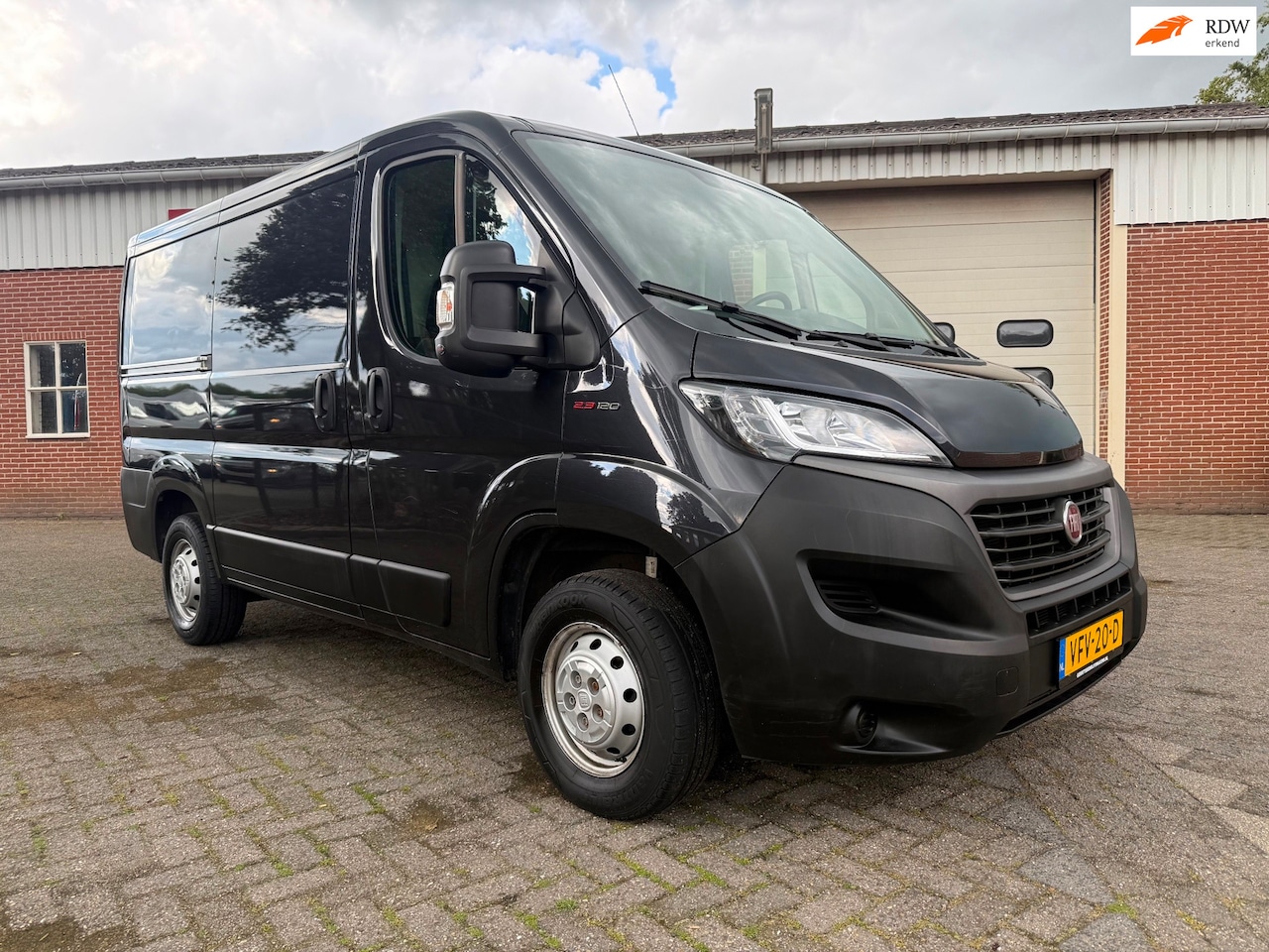Fiat Ducato - 30 2.3 MultiJet euro 6 camera airco cruise navi - AutoWereld.nl