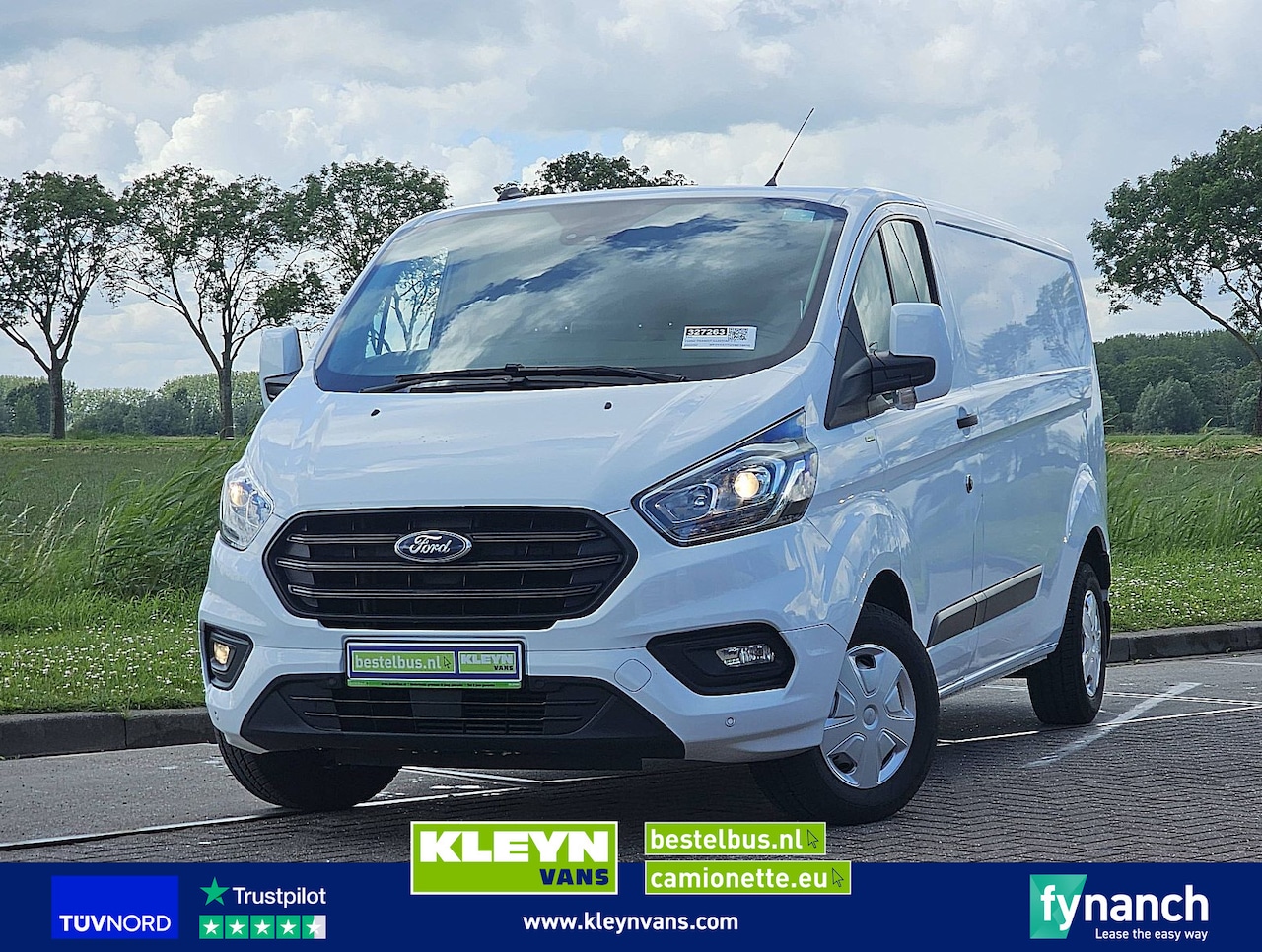 Ford Transit Custom - 2.0 L2H1 Navi Airco - AutoWereld.nl
