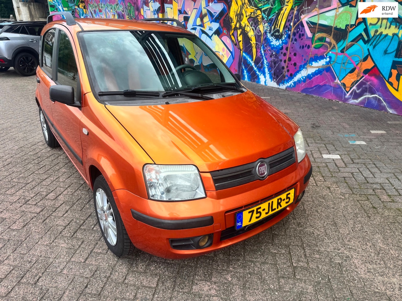 Fiat Panda - 1.2 Emotion de wk special Voorzien van digitale airco. Sport velgen 180 dkm nap. Stereo pr - AutoWereld.nl