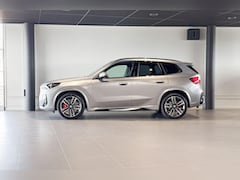 BMW X1 - xDrive25e | M Sport Pro | Glazen Panoramadak | Harman Kardon | Stoelverwarming | Head-Up D