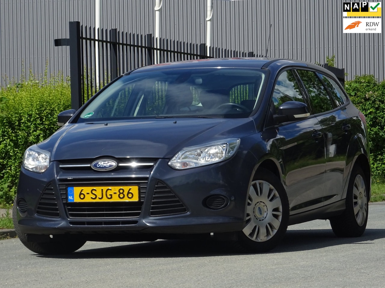 Ford Focus Wagon - 1.6 TDCI ECOnetic NAP/NAVI/AC/CRUISE/PDC - AutoWereld.nl