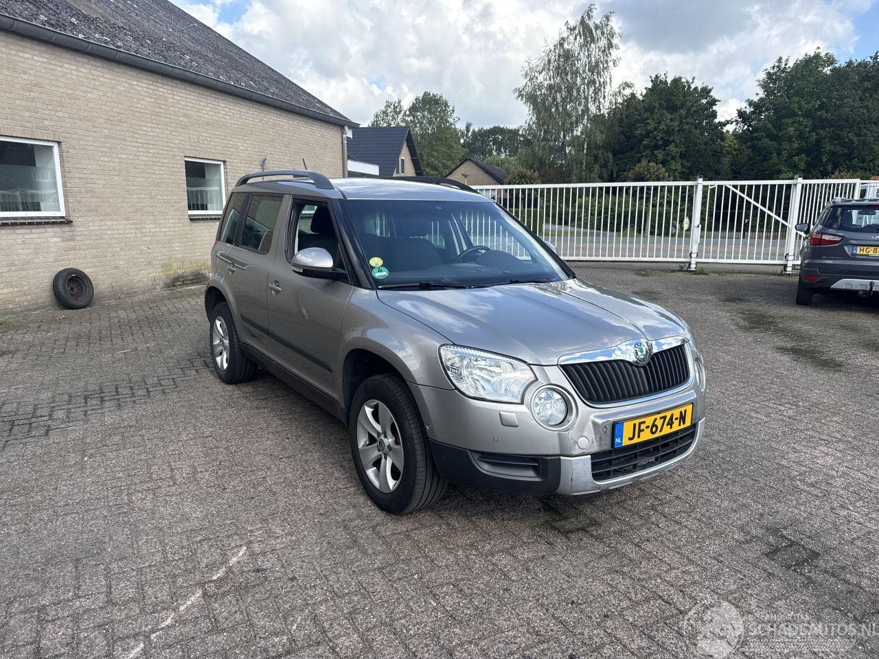 Skoda Yeti - 2.0 TDI Greentech Ambition REST BPM €300,-!!! - AutoWereld.nl