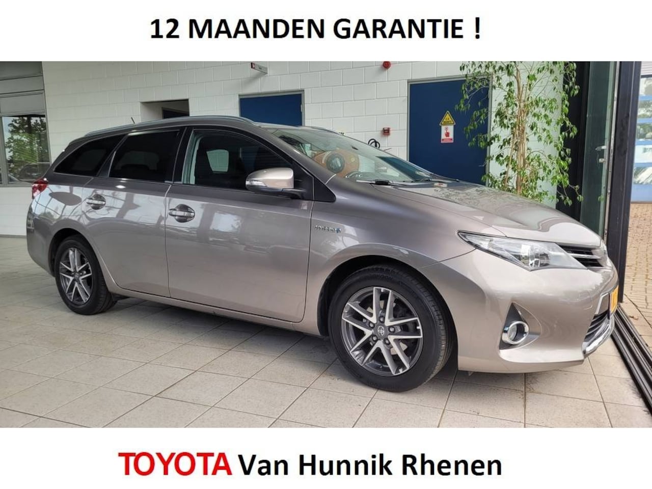 Toyota Auris Touring Sports - 1.8 Hybrid Dynamic | Camera | Cruisecontrol | Climat | Trekhaak - AutoWereld.nl