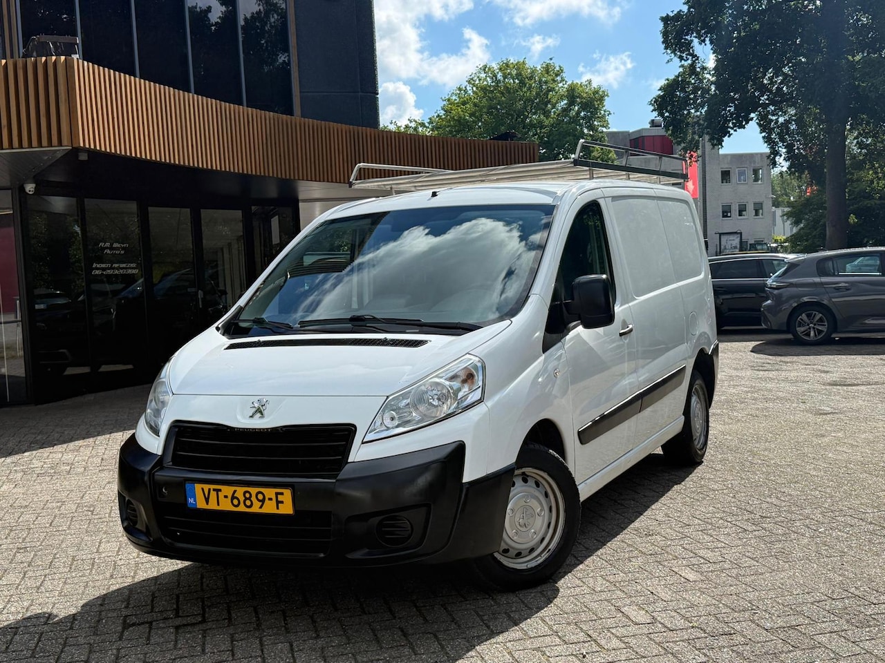 Peugeot Expert - 227 1.6 HDI L1H1 Navteq 2|EXCL.BTW|Imperiaal|Trekhaak|3-Zits|Airco - AutoWereld.nl