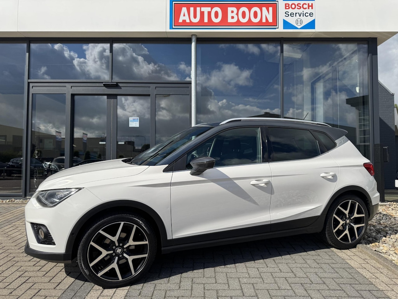SEAT Arona - 1.0 TSI 116PK FR DSG7 AUTOMAAT APPCARPLAY/NAVI/LED /SFEERVERLICHTING/P-CAM/CLIMA/2XPDC/18' - AutoWereld.nl