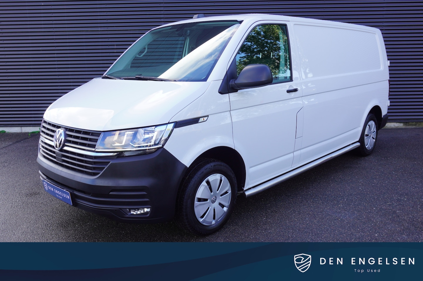 Volkswagen Transporter - 110pk L2H1 Comfortline Cruisie control Apple carplay Airco Lat om Lat 3 persoons - AutoWereld.nl