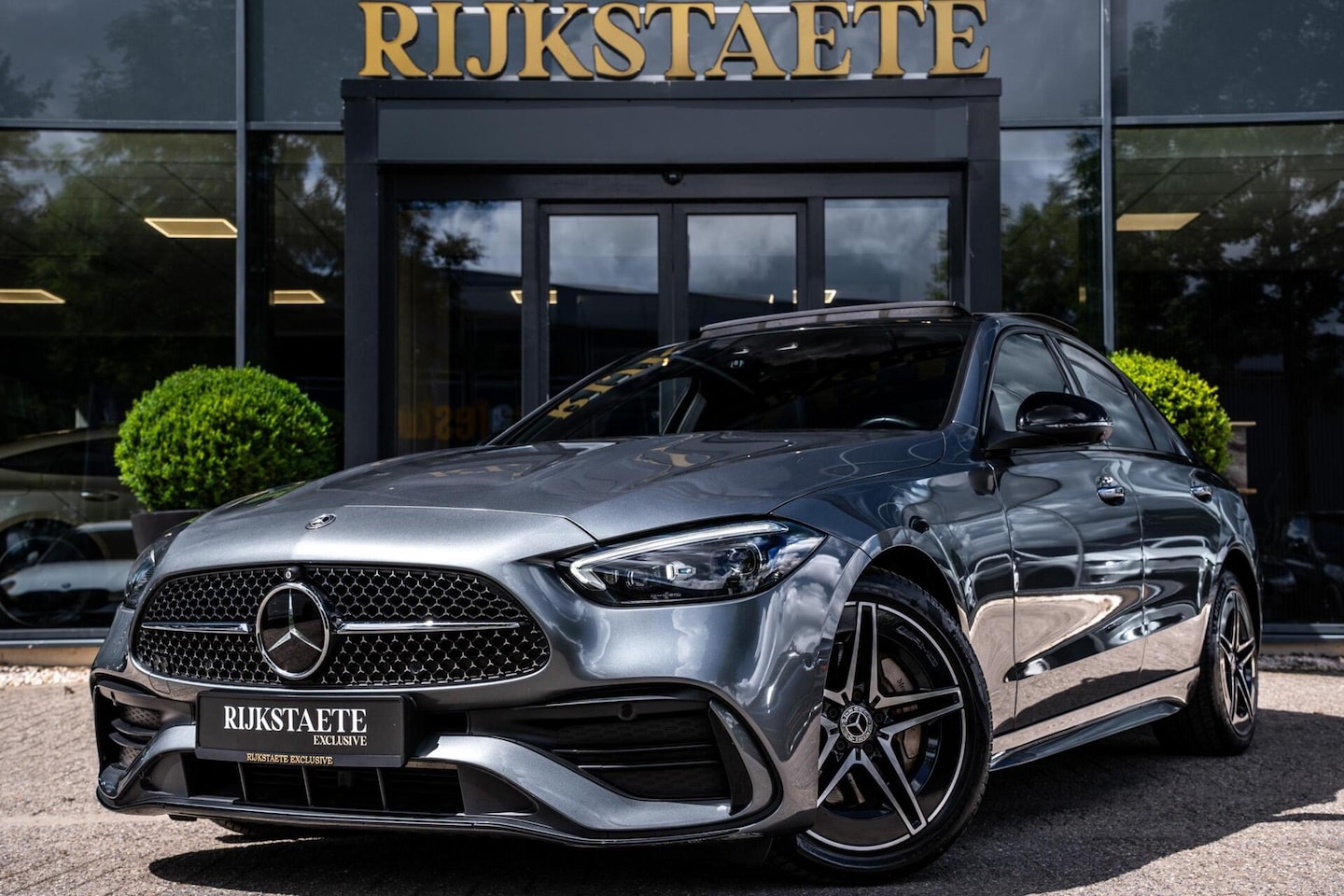 Mercedes-Benz C-klasse - C300e C300e AMG Line|PANO|BURMESTER|360|ACC|18'' - AutoWereld.nl