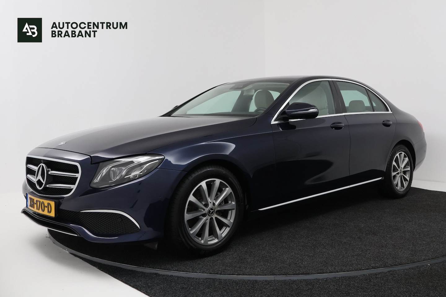 Mercedes-Benz E-klasse - 200 Business Solution (TREKHAAK, STOELVERWARMING, SFEERVERLICHTING, ELEKTR STOELEN, CAMERA - AutoWereld.nl