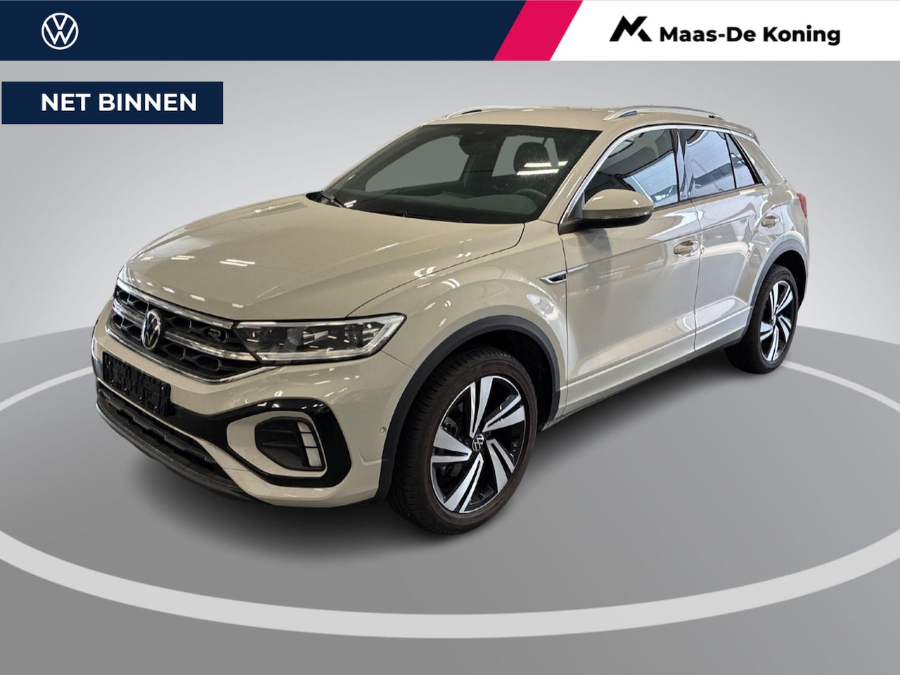 Volkswagen T-Roc - 1.5 TSI 150pk DSG R-Line · Camera · Keyless · Dodehoeksensor · Stoelverwarming · ACC · Ele - AutoWereld.nl