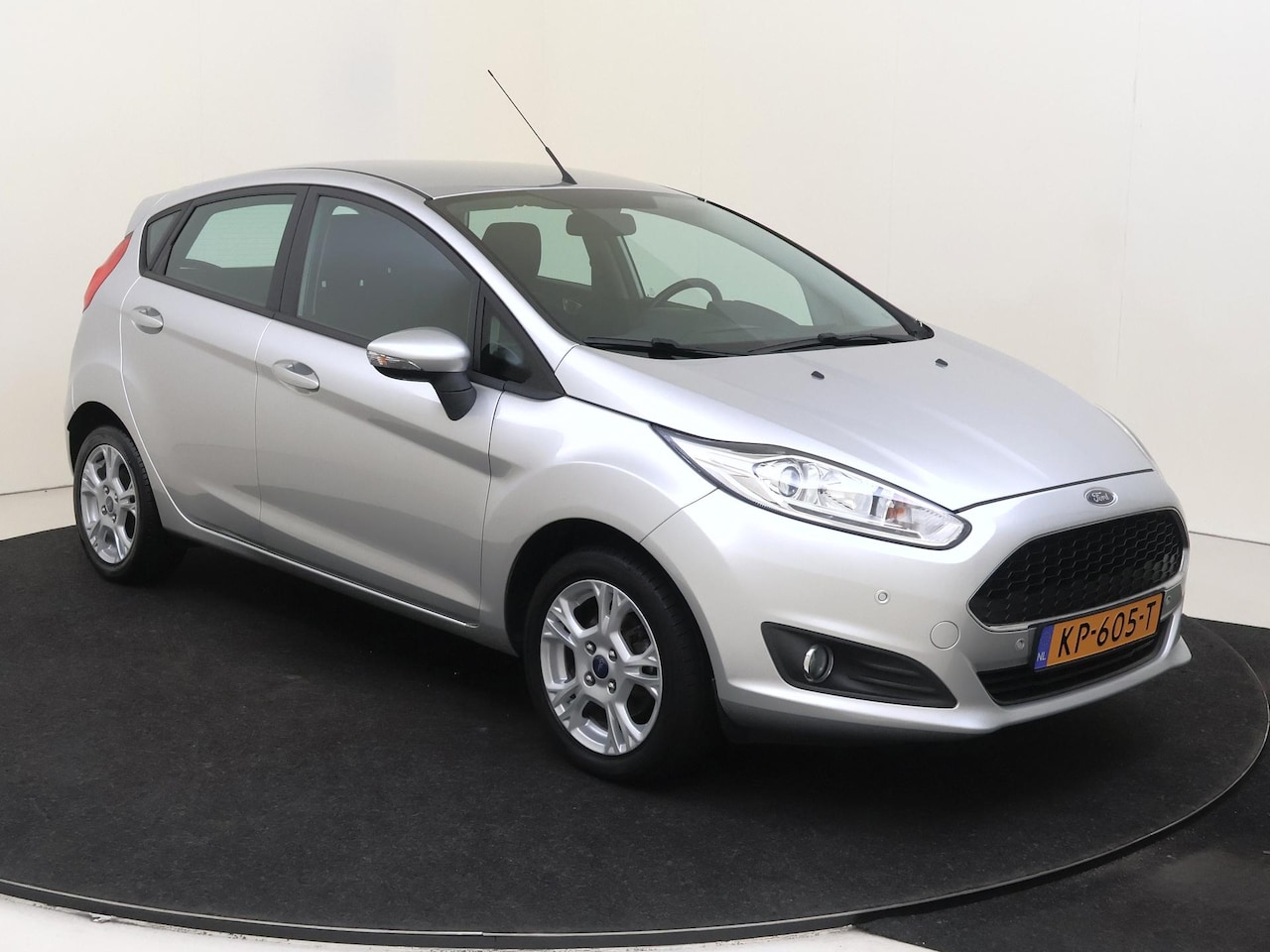 Ford Fiesta - 1.0 Style Ultimate | airco | cruise control | lichtmetalen velgen 15" | navigatiesysteem | - AutoWereld.nl
