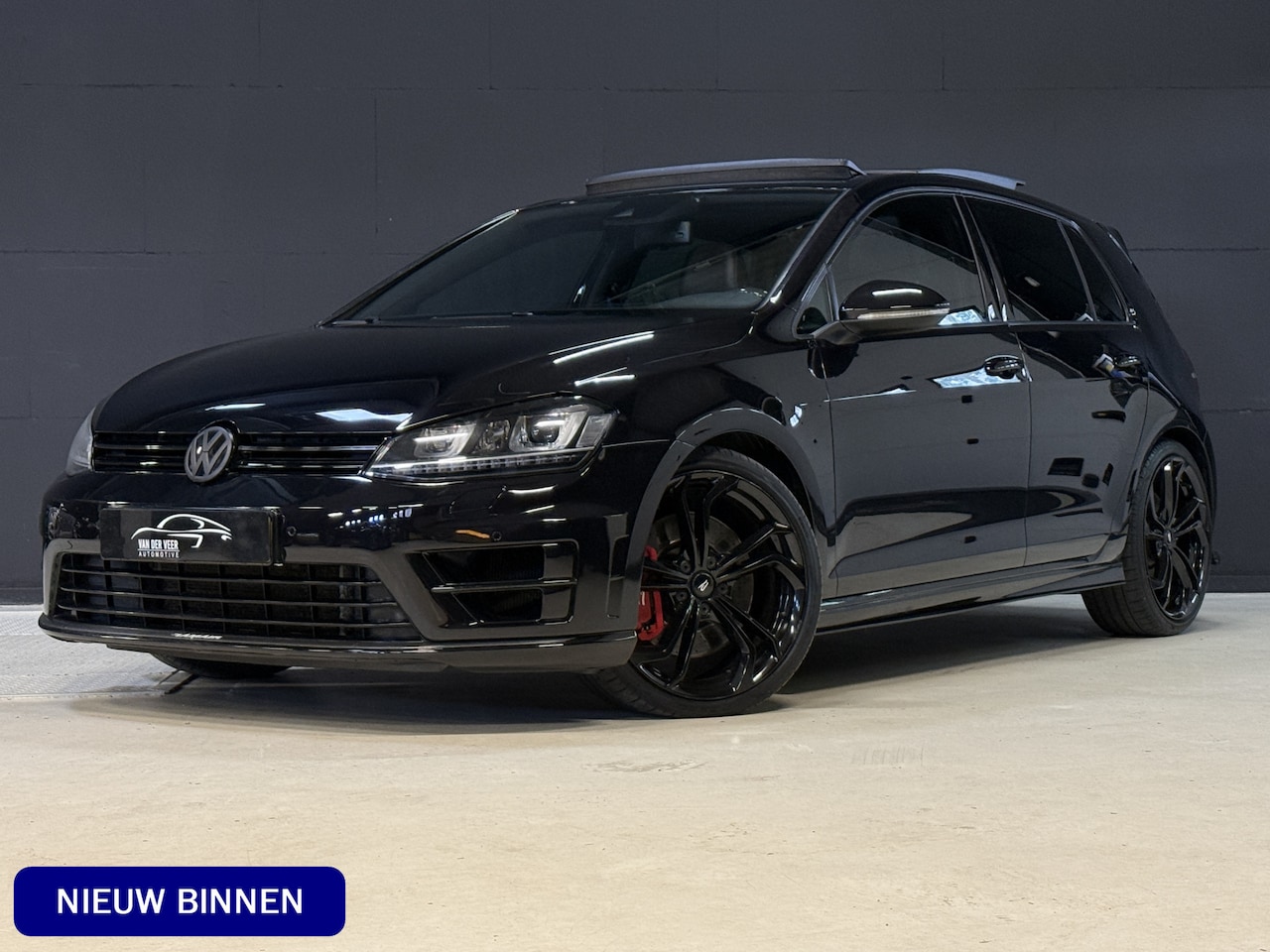 Volkswagen Golf - 2.0 TSI R 4Motion | Camera | Panoramadak | 300PK | Stoelverwarming | Leder - AutoWereld.nl