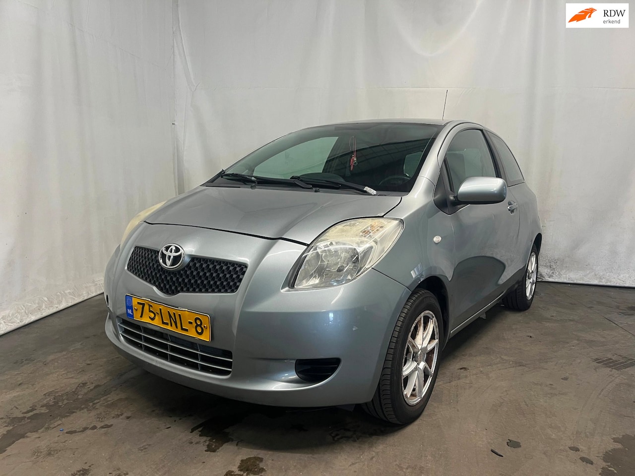 Toyota Yaris - 1.0 VVTi Sol MMT - AUTOMAAT - Schade - AutoWereld.nl