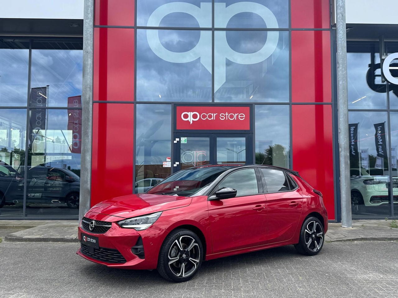 Opel Corsa - 1.2 GS Line | LED | 360 Camera | Parksens | Carplay | Dodehoekassistent | Leder | Two Tone - AutoWereld.nl