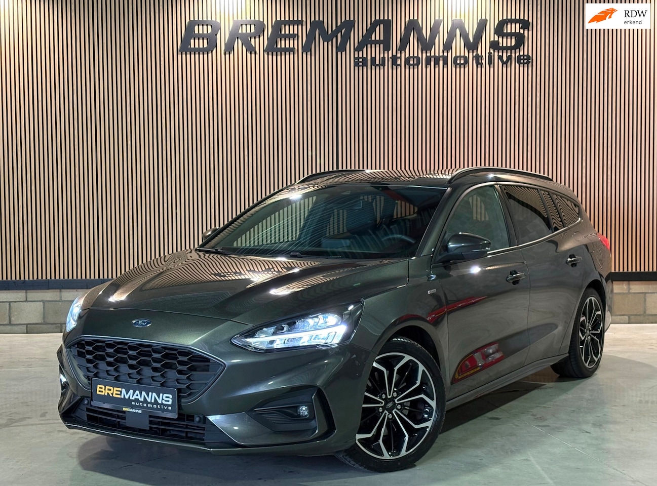 Ford Focus Wagon - 1.0 EcoBoost ST Line Business 1.0 EcoBoost ST Line Business - AutoWereld.nl