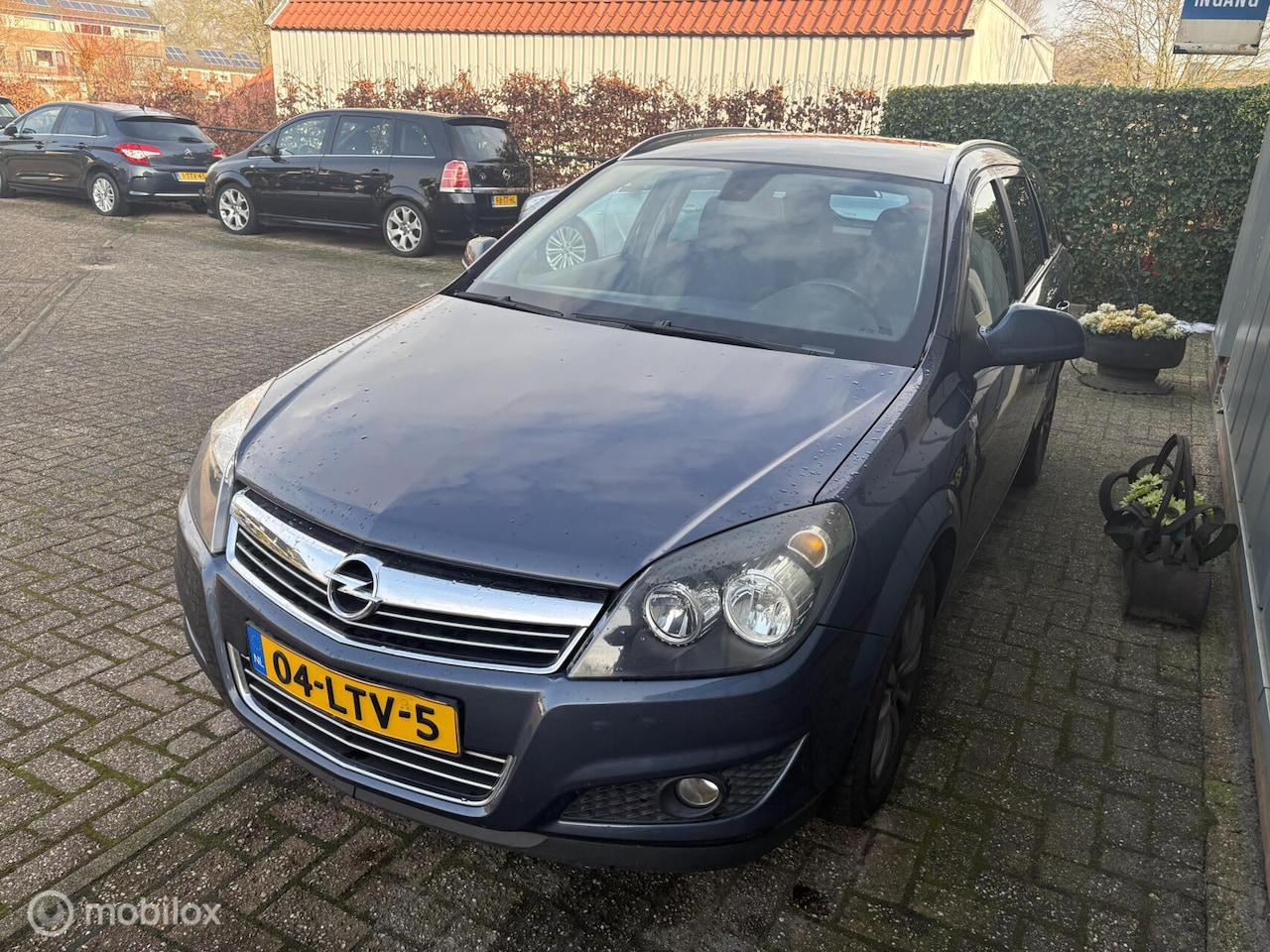 Opel Astra Wagon - 1.6 111 years Edition - APK - NAP - Cruise - Navi - Trekhaak - PDC