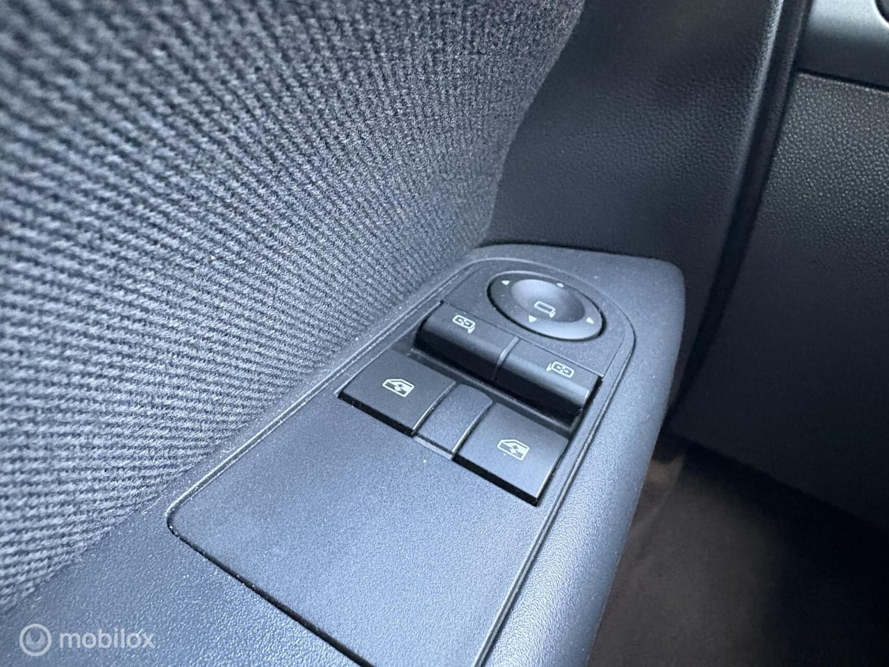 Opel Astra Wagon - 1.6 111 years Edition - APK - NAP - Cruise - Navi - Trekhaak - PDC
