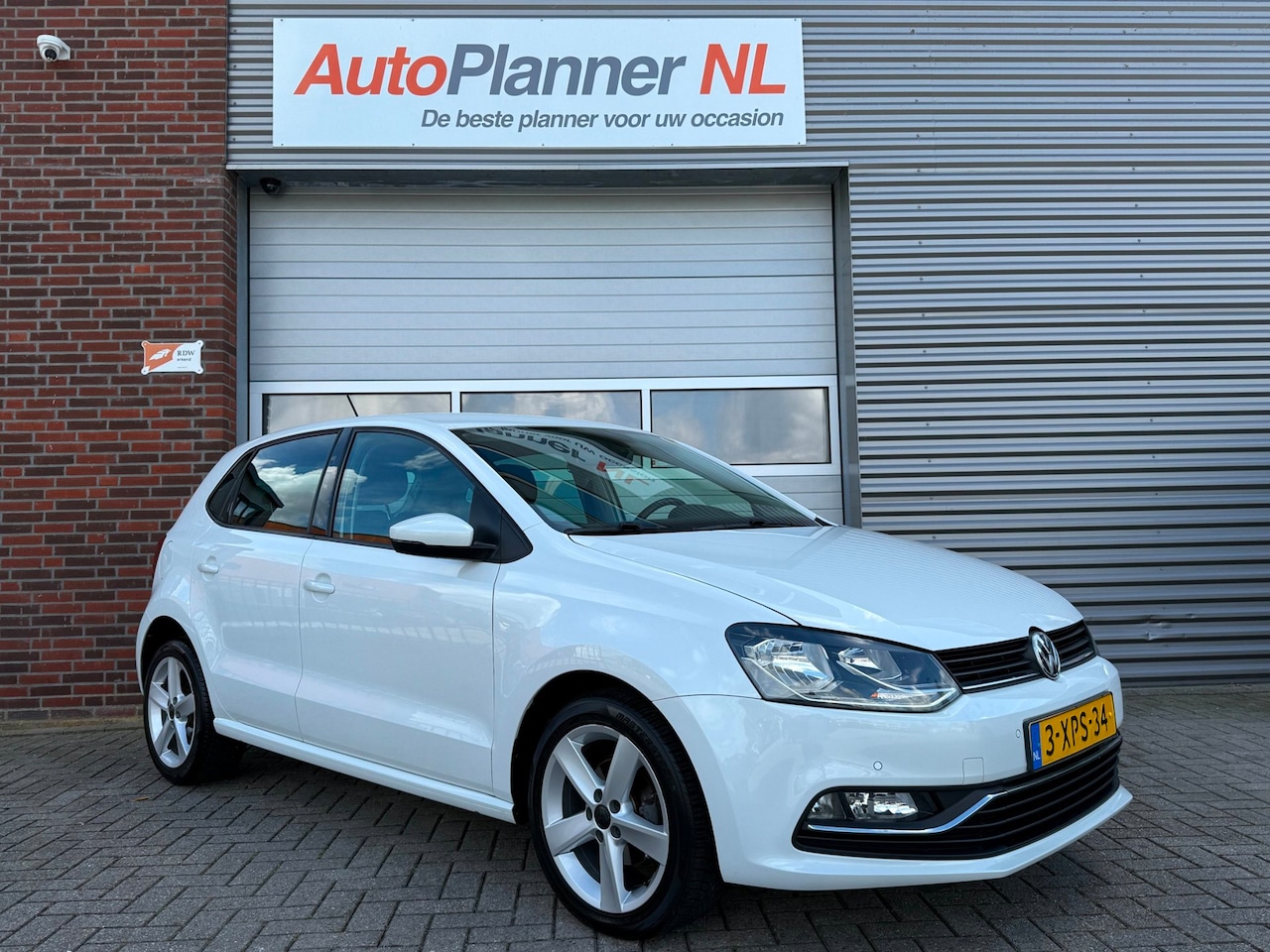 Volkswagen Polo - 1.2 TSI Highline! 5-Drs! Clima! Cruise! Navi! - AutoWereld.nl