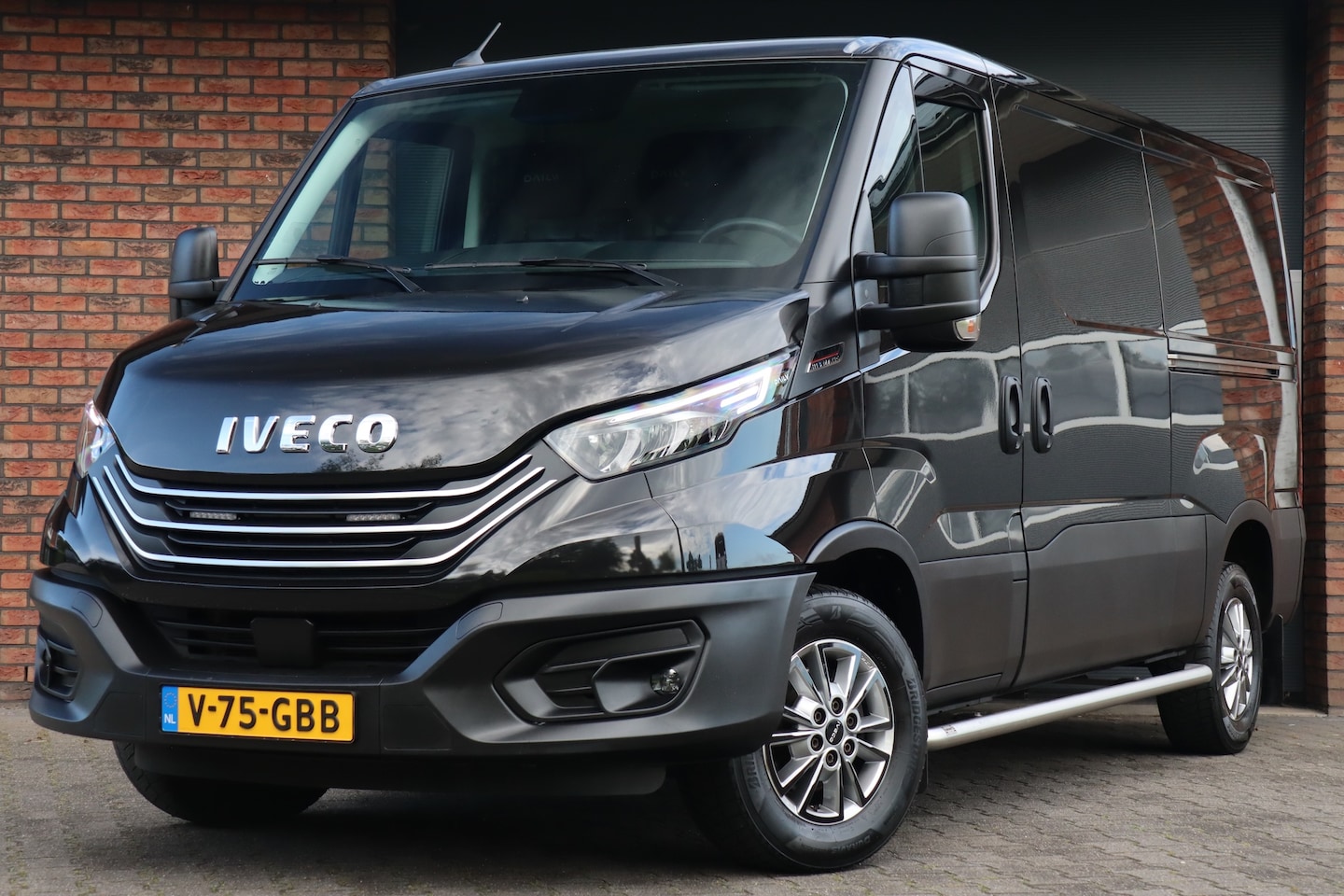 Iveco Daily - 35S18 3.0 Hi-matic 352 H1 2x schuifdeur - AutoWereld.nl