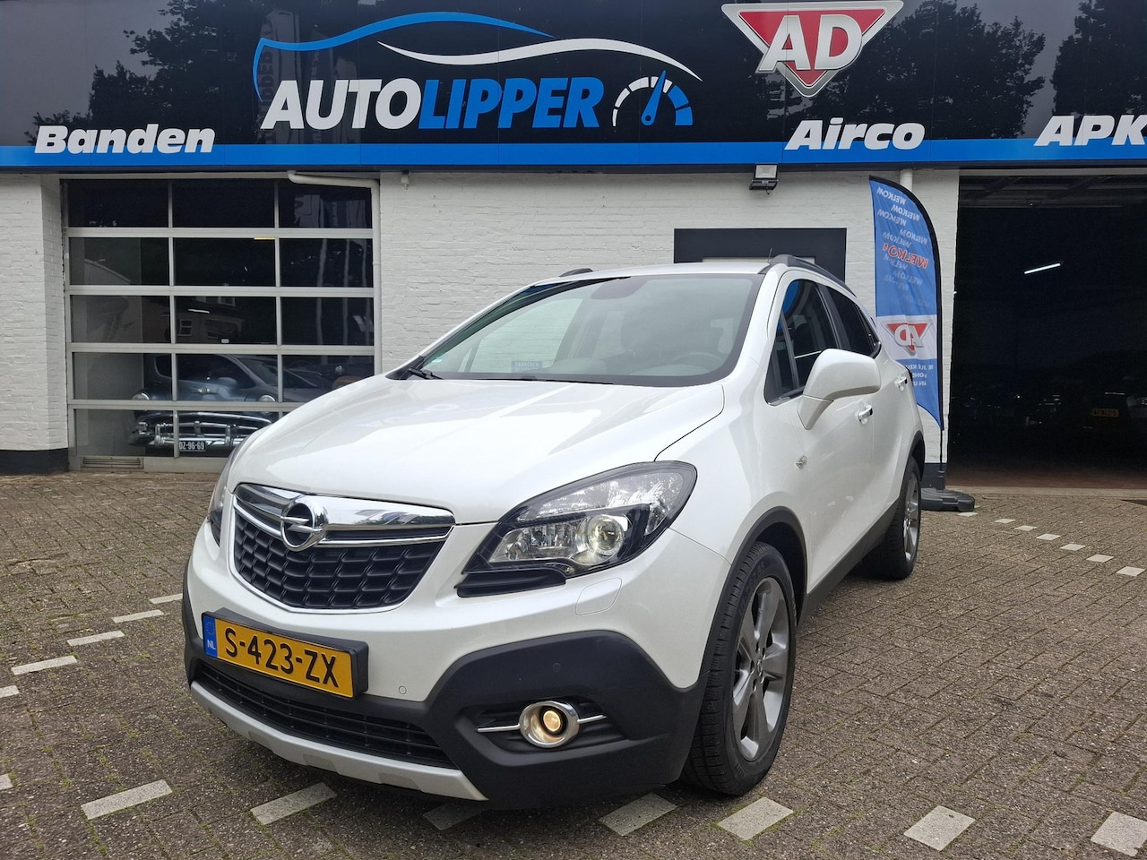 Opel Mokka - 1.4 T Cosmo /Camera/Navi/Automaat/All season/Lm velgen/Trekhaak - AutoWereld.nl