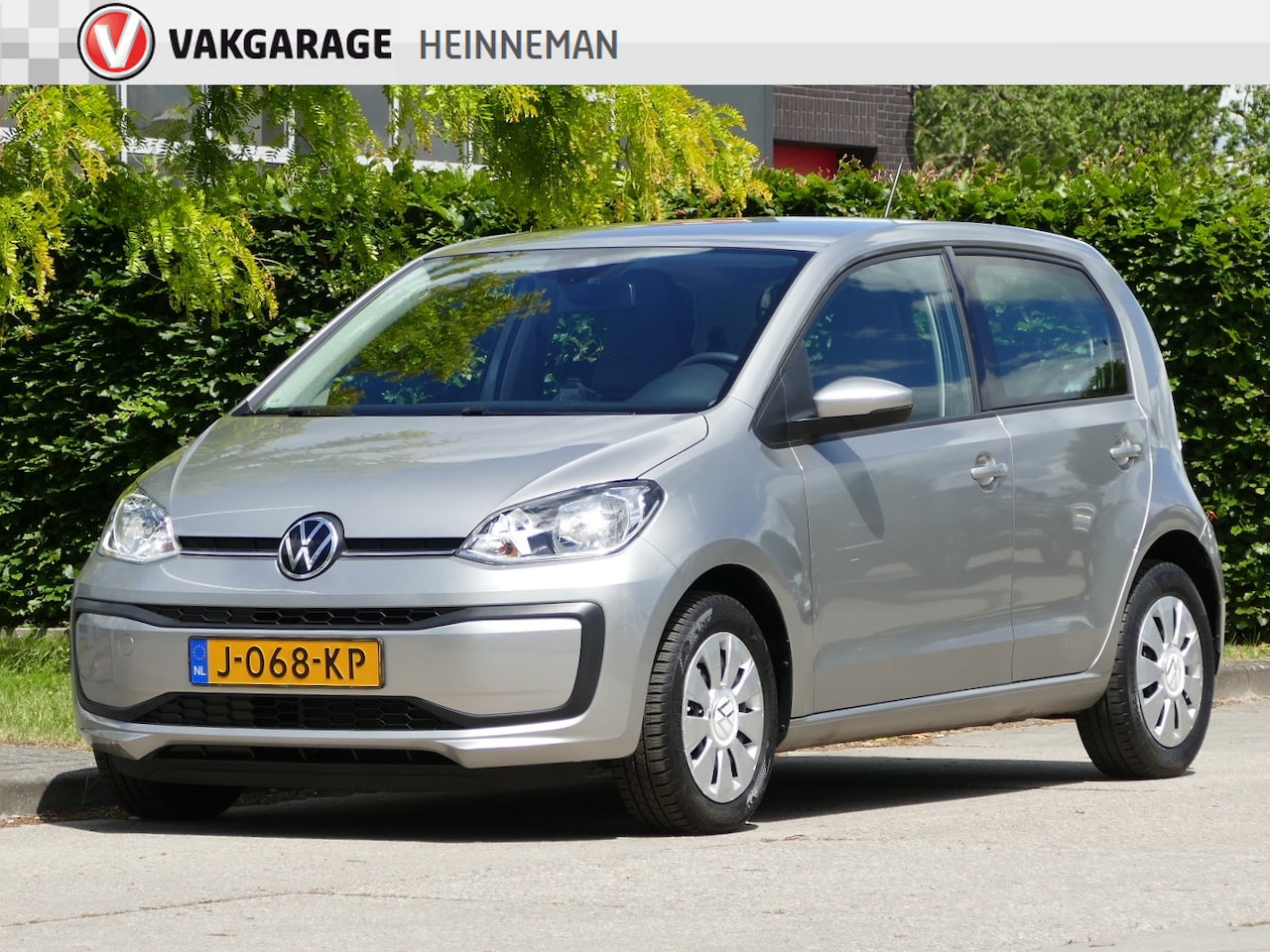 Volkswagen Up! - 1.0 BMT move up! | achteruitrijcamera | parkeersensoren | cruise control - AutoWereld.nl