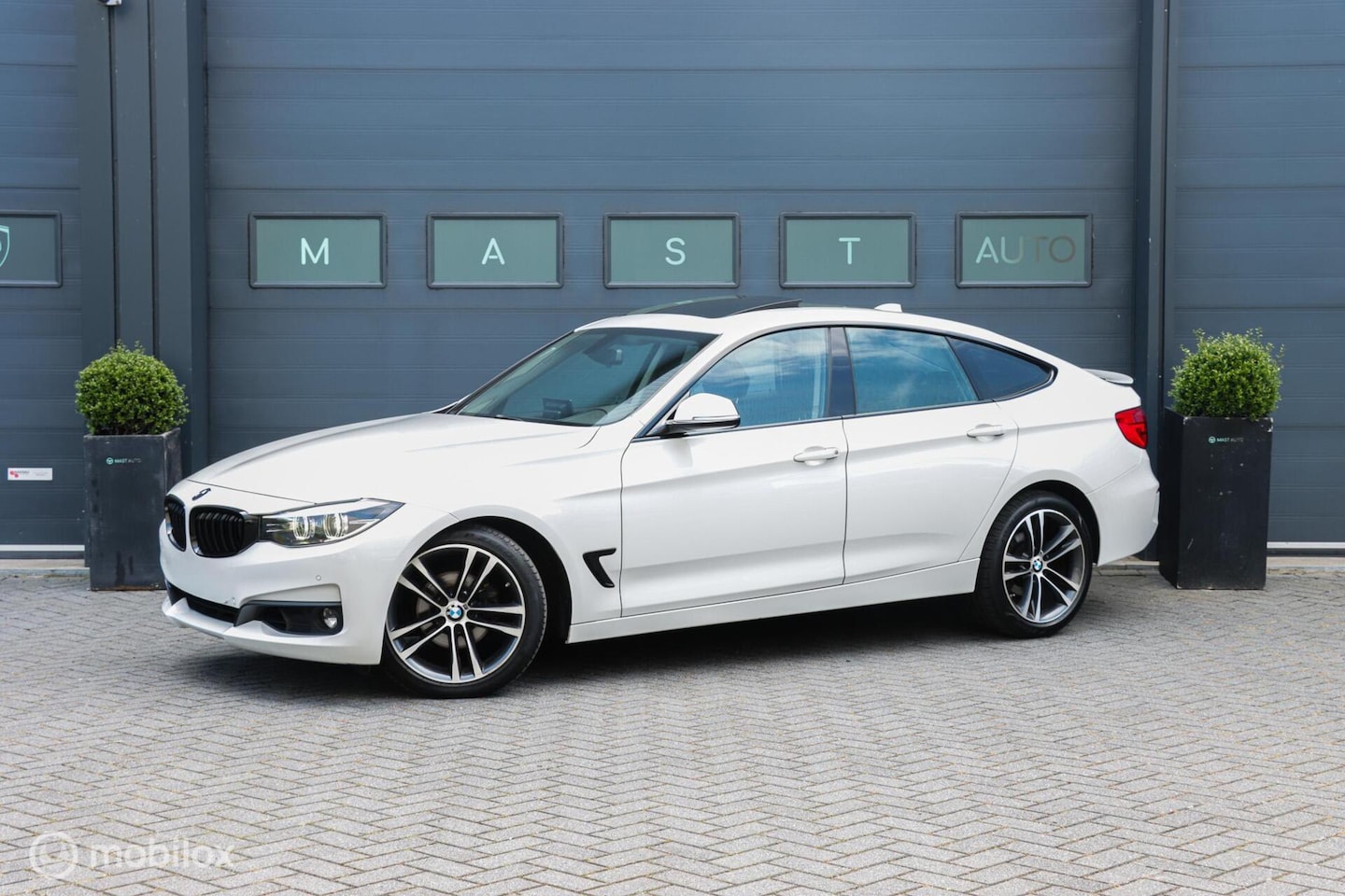 BMW 3-serie Gran Turismo - 320i High Executive|PANO|PDC|LED|Cruise - AutoWereld.nl