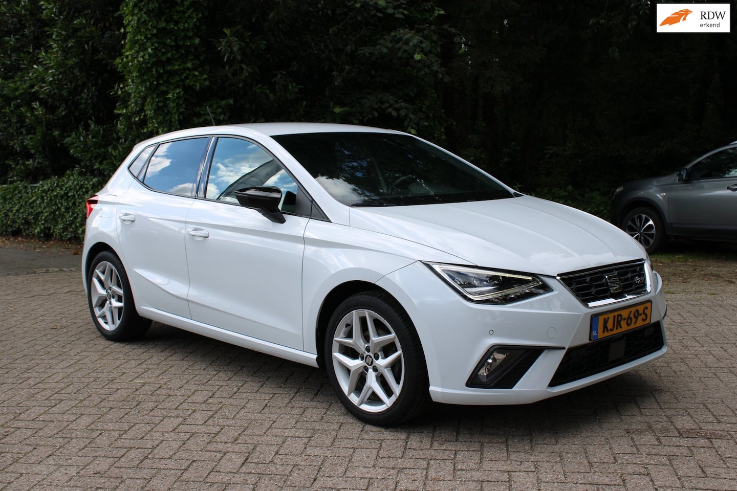 SEAT Ibiza - 1.0 TSI FR Business Intense 1.0 TSI FR Business Intense, Virtual Cockpit, Carplay, Camera, Clima, Cruise, Navi - AutoWereld.nl