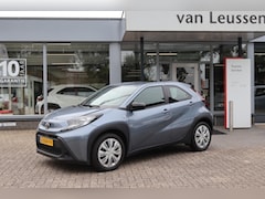 Toyota Aygo X - PLAY NL-AUTO APPLE/ANDROID LED DAGRIJVERLICHTING AD-CRUISE AIRCO PARKEERCAMERA