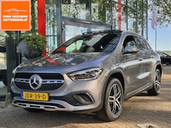Mercedes-Benz GLA-Klasse - 250 e AUTOMAAT | SOH 96, 71% | Panormadak | Climate Control | Navigatie | Parkeercamera |