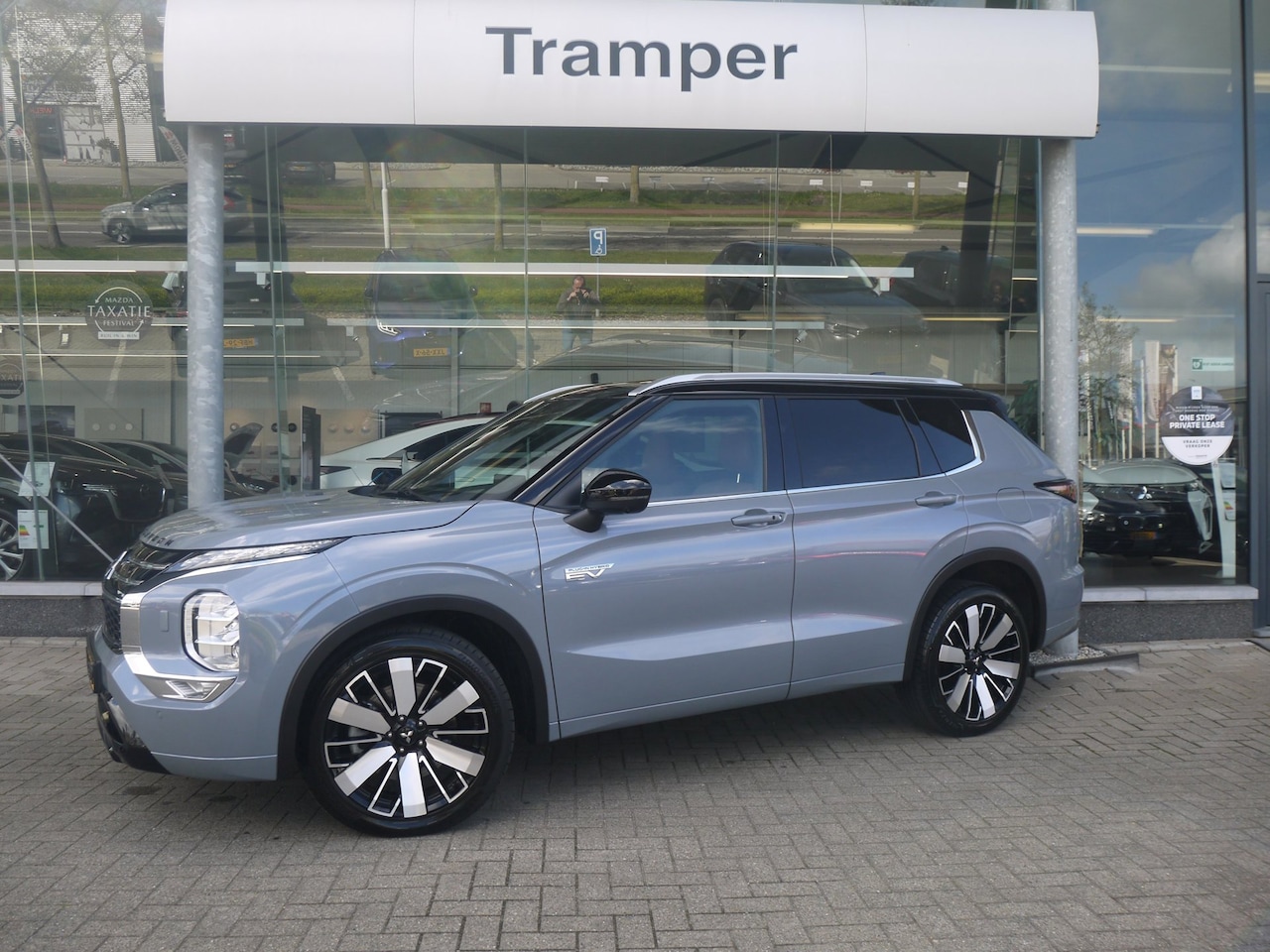Mitsubishi Outlander - 2.4 PHEV Instyle+ 2.4 PHEV Instyle+ - AutoWereld.nl