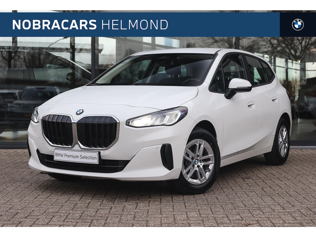 BMW 2-serie Active Tourer - 218i Automaat Navigatie/ Camera / Parking Assistant / DAB - AutoWereld.nl