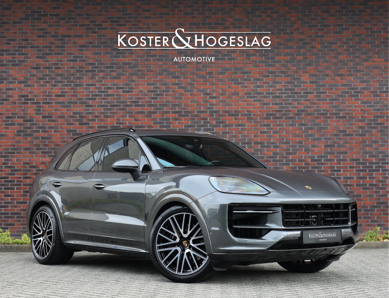 Porsche Cayenne - E-Hybrid | Sport Chrono - Pano - Trekhaak - AutoWereld.nl