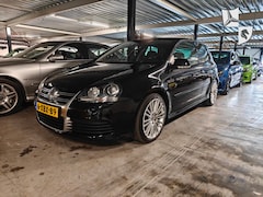 Volkswagen Golf - 3.2 R32