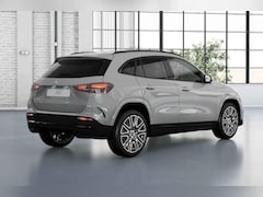 Mercedes-Benz GLA-Klasse - GLA 180 Automaat Business Solution AMG | MANUFAKTUR | AMG Line Plus Pakket | Trekhaak