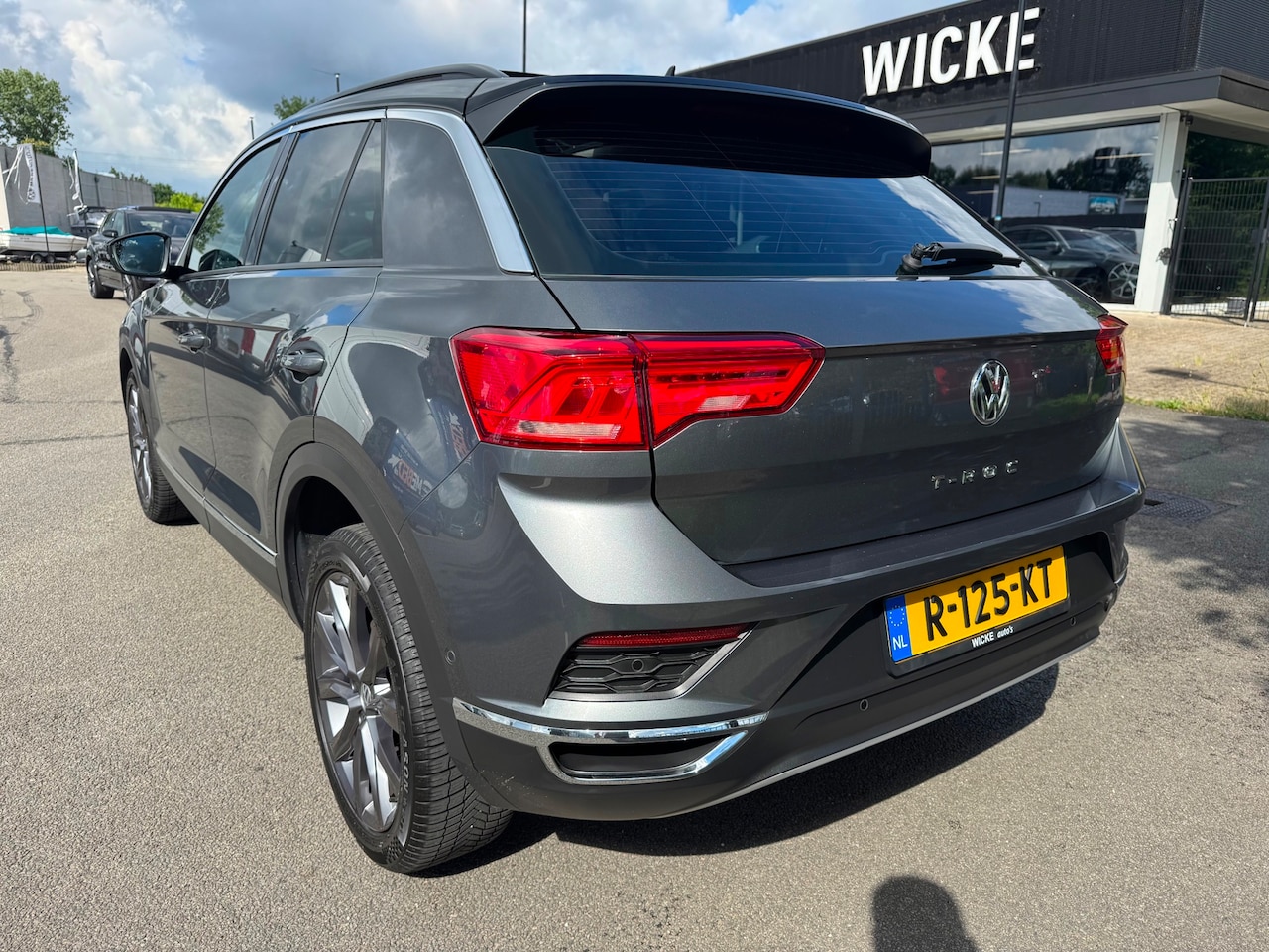 Volkswagen T-Roc - 1.0 TSI Style Panorama Virtual Stuurverw. Camera Led - AutoWereld.nl