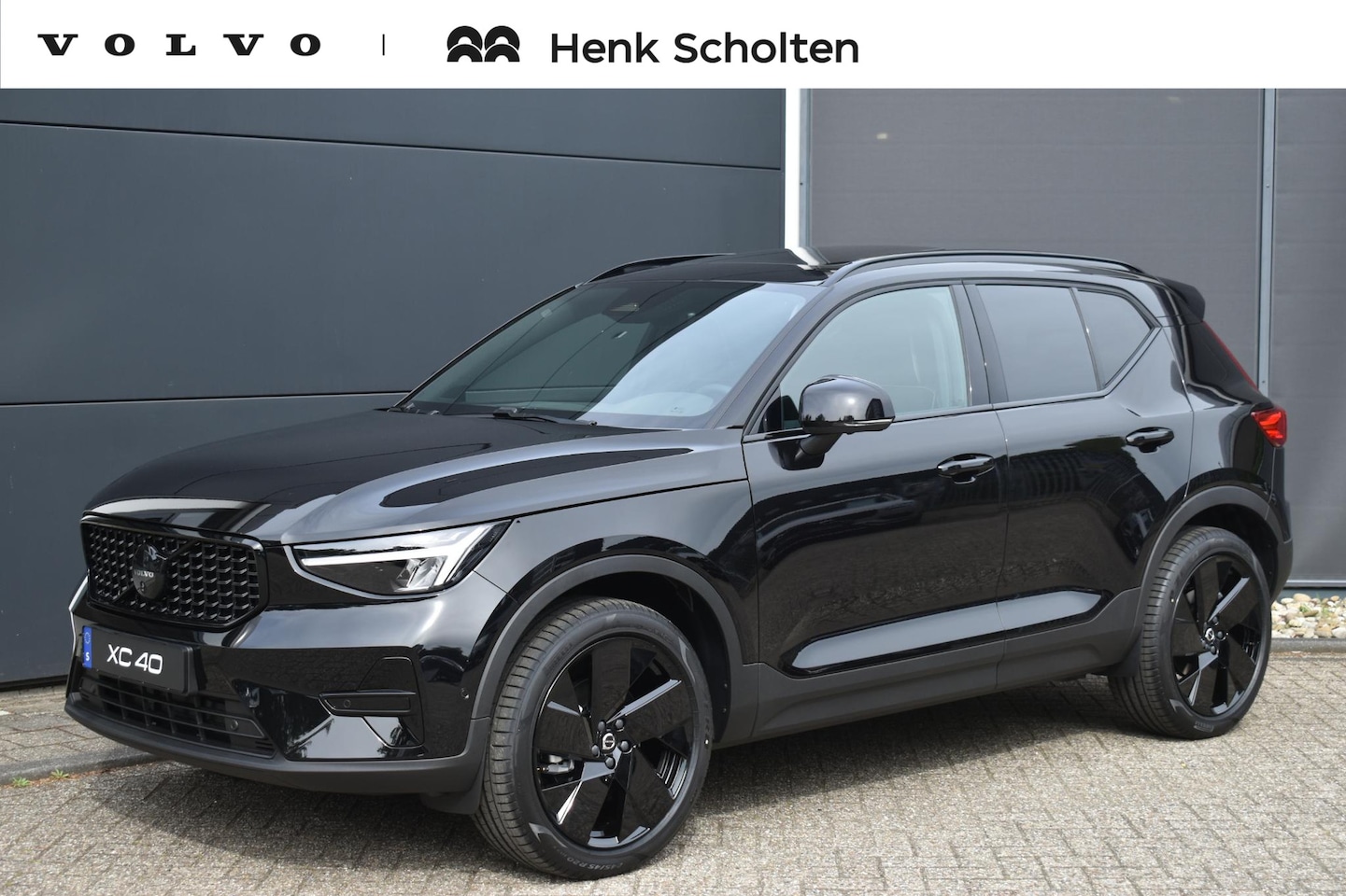 Volvo XC40 - B4 Plus Black Edition | Panoramisch Schuif-/Kanteldak | 360 Graden Camera | Google Navigat - AutoWereld.nl