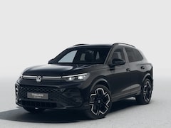 Volkswagen Tiguan - 1.5 eHybrid R-Line Edition 272 pk | Trekhaak | Panorama | Lederen Bekleding | Black Style