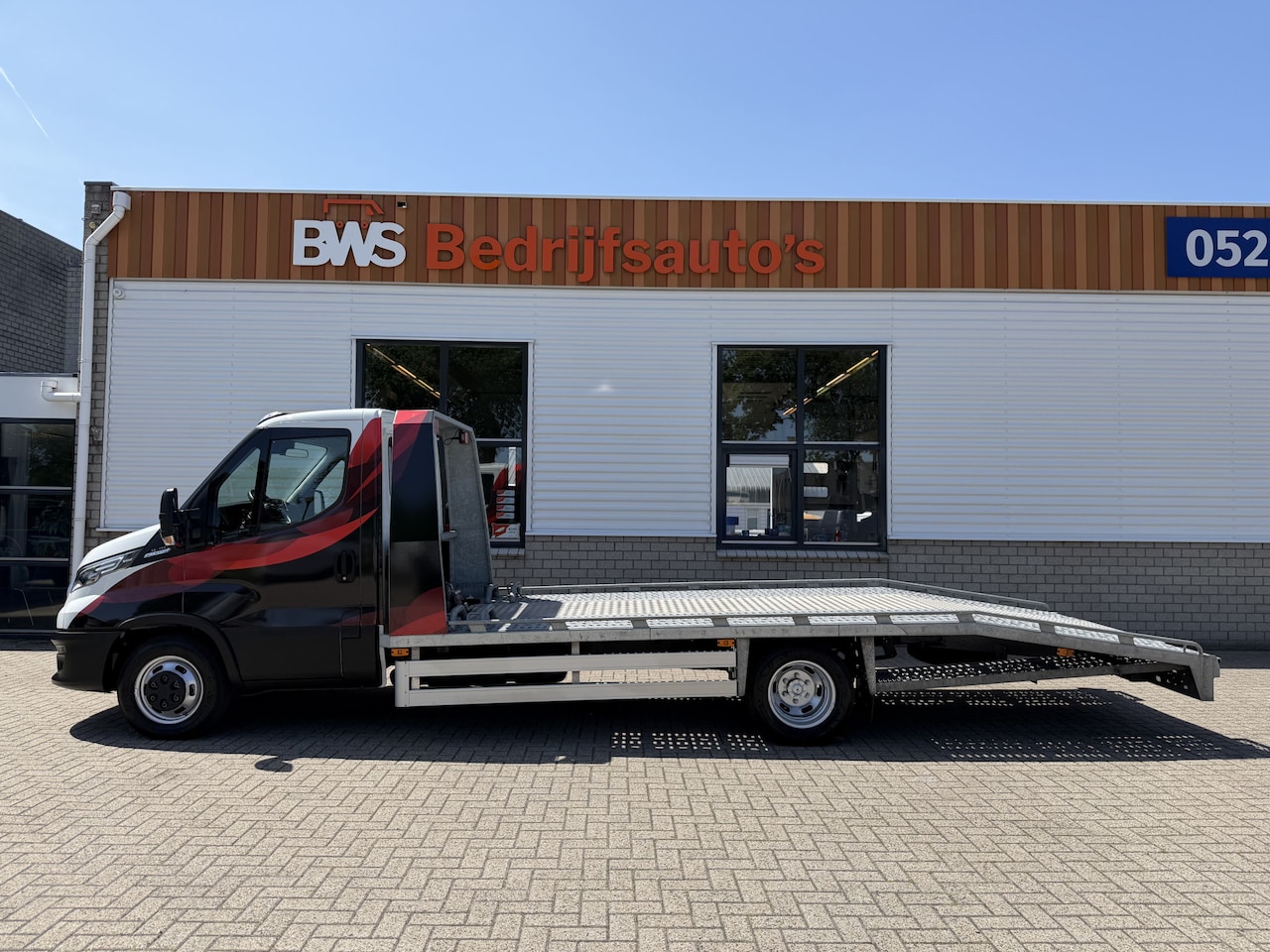 Iveco Daily - / vaste prijs rijklaar € 41.950 ex btw / lease vanaf € 685 / electrische lier / trekhaak 3 - AutoWereld.nl