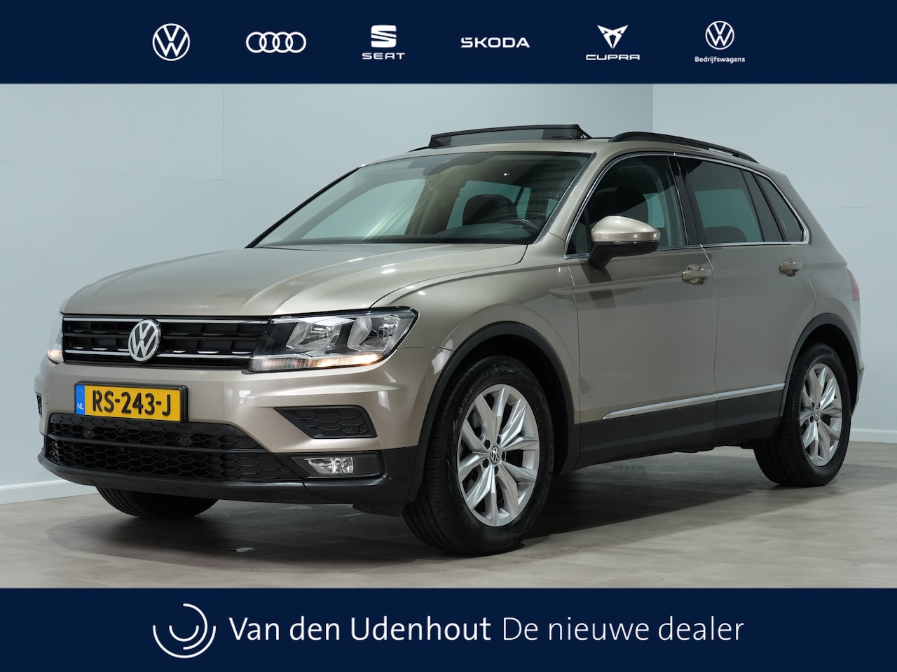 Volkswagen Tiguan - 1.4 TSI Comfortline | Panorama | Camera | Navigatie | Stoelverw. - AutoWereld.nl