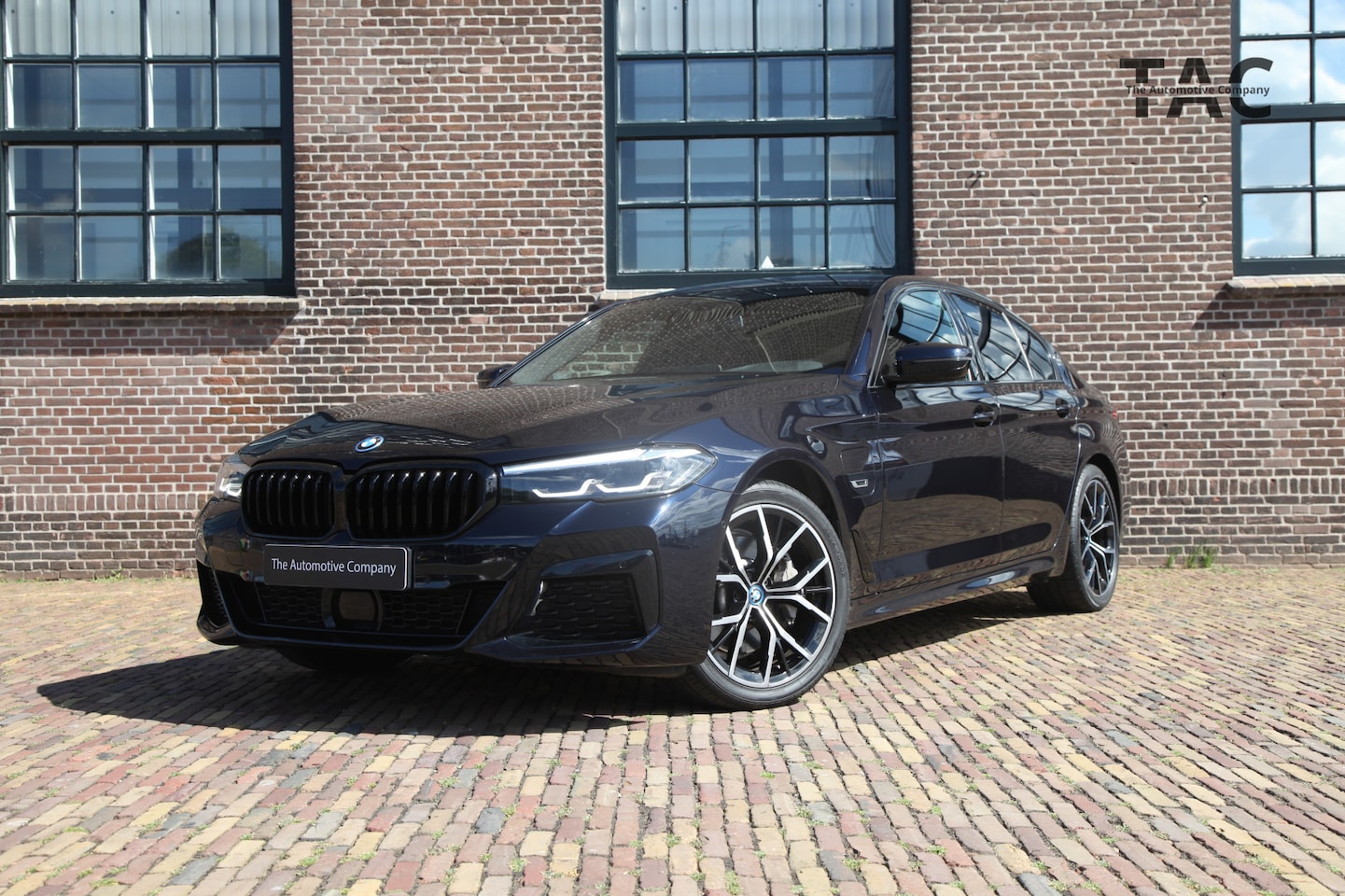 BMW 5-serie - 530e M Sport |HIFI|Stuurver|Drivingass|CarbonZwart| - AutoWereld.nl