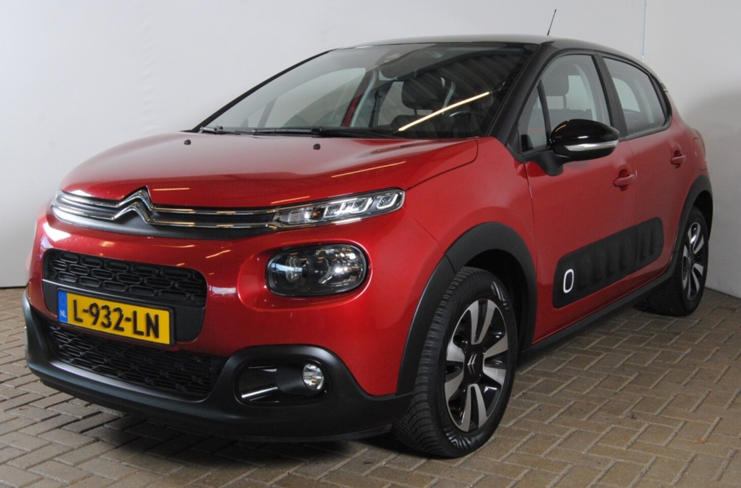 Citroën C3 - 1.2 PureTech Shine 1.2 PureTech Shine - AutoWereld.nl