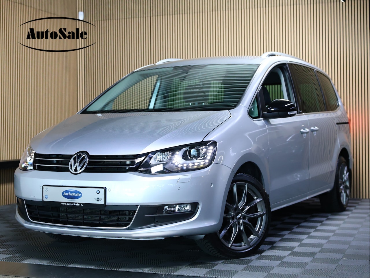 Volkswagen Sharan - 1.4 TSI DSG Highline 1eEIG! XENON TREKHK STOELVW CRUISE '12 - AutoWereld.nl