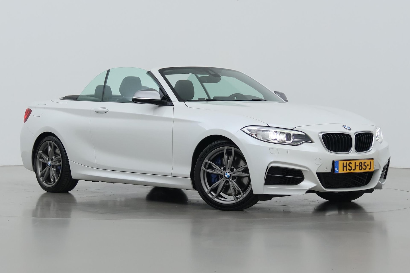 BMW 2-serie Cabrio - M235i xDrive | 327Pk! | M-Sport | harman/kardon | Vol-Leder | Stoelverwarming | Camera | 1 - AutoWereld.nl