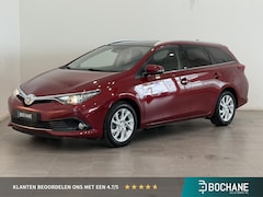 Toyota Auris Touring Sports - 1.8 Hybrid Business Pro | LED | Keyless | Climate Control | Cruise Control | Lichtmetalen