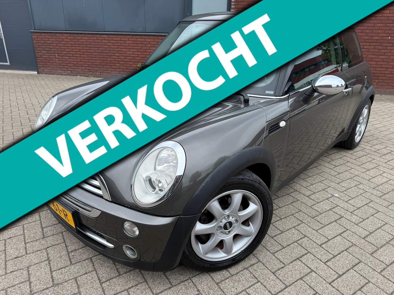 MINI 3-Deurs - 1.6 One Pepper PARKLANE AUTOMAAT/2006/NAVIGATIE/LEDEREN INTERIEUR/ZEER COMPLEET/NIEUWE APK - AutoWereld.nl