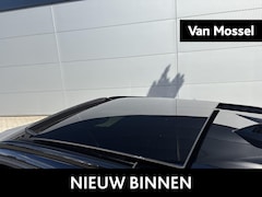 Peugeot e-2008 - EV GT 54 kWh | Panoramisch schuifdak | Camera | Navigatie | Adaptieve Cruise Control | War