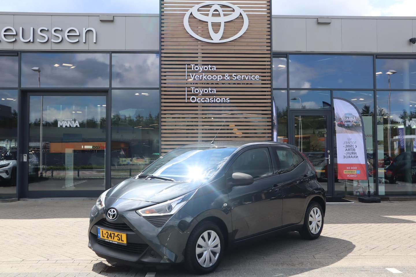 Toyota Aygo X - X-FUN 5-DEURS AIRCO AUDIO-STUURWIELBEDIENING CENTRALE-DEURVERGRENDELING NL-AUTO - AutoWereld.nl