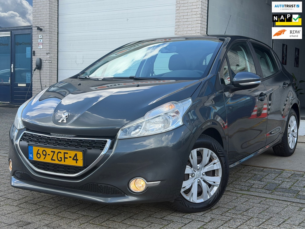 Peugeot 208 - 1.2 VTi Blue Lease/ 5drs/ nap/ 2e EIG/ dealeronderhouden/ 1jaar apk/ zeer nette auto. - AutoWereld.nl