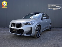 BMW X1 - xDrive25e M-Sport Dealeronderh. / Shadowline / Panoramadak / Trekhaak / Keyless Entry / St